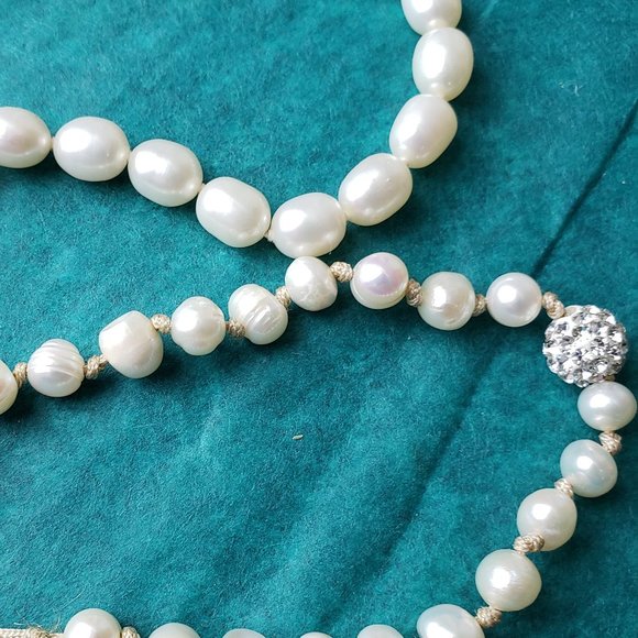 2/15$ Lot of 2 white freshwater pearl bracelet - Picture 2 of 5